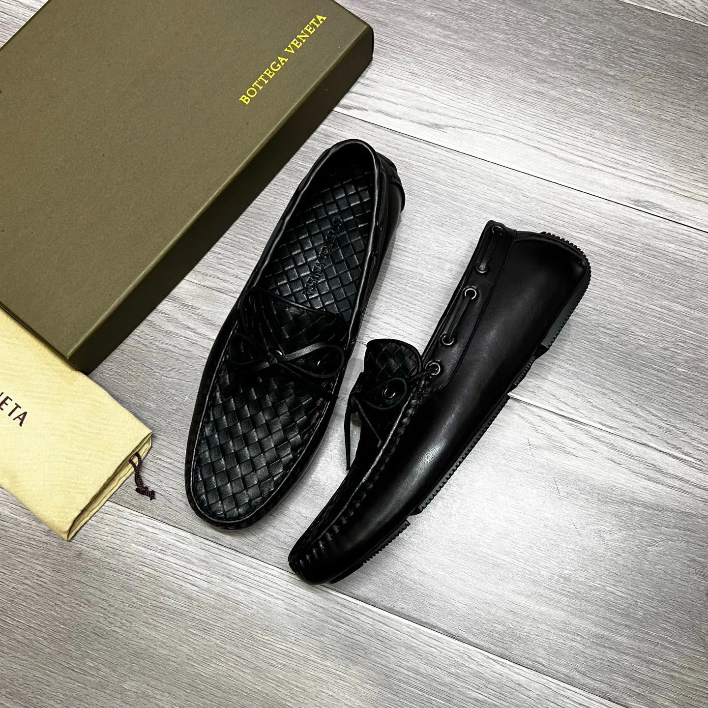 Factory price 480 BV 〰️Purely handmade classic men's beanie shoes👉👉driving shoes, slip-on shoes, made of imported cowhide from Italy, 💕water-dyed cowhide lining, 🔊original outsole, waterproof platform design, comfortable on the feet. Good choice for traveling and driving, single color available, code number: 38-44, (45 can be customized)